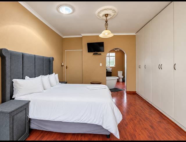 2 BEDROOM TOWNHOUSE FOR SALE IN THREE RIVERS